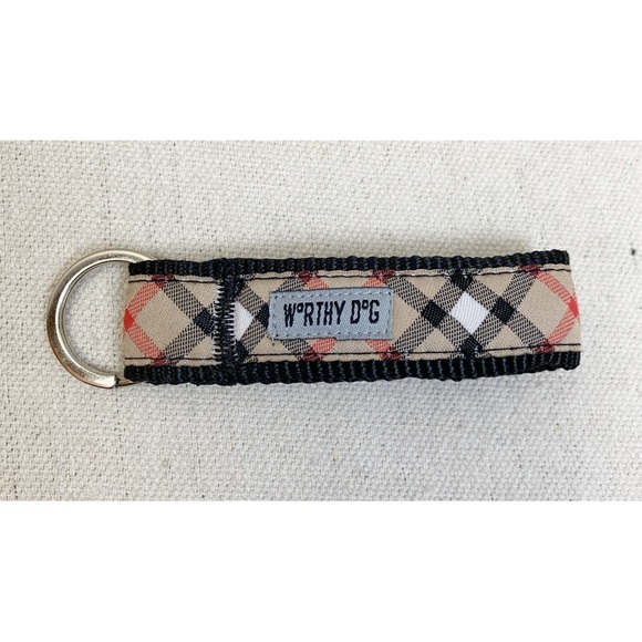 The Worthy Dog Designer inspired Plaid Keychain - Picture 1 of 4